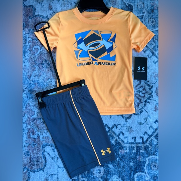 Under Armour boys size 4 matching sets new
